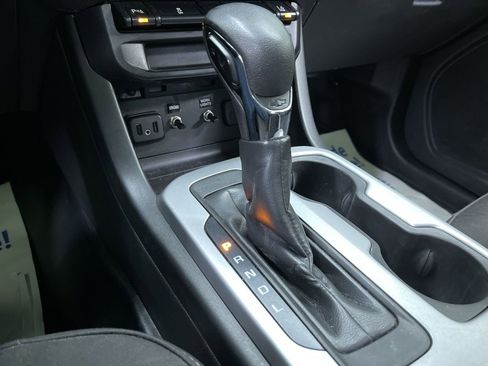 Used 2022 Chevrolet Colorado LT w/ Fleet Safety Package image 25