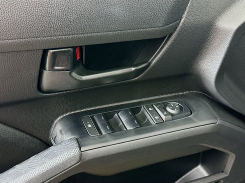 Used 2025 Toyota Tacoma SR5 AWD/4WD image 12