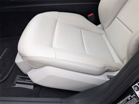 Used 2016 Mercedes-Benz E 350 Sedan w/ Premium Package image 23