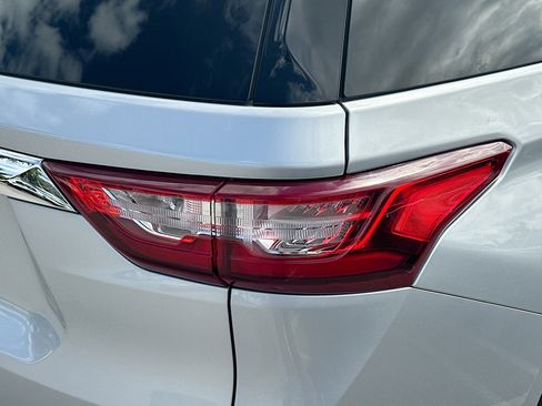 Used 2019 Chevrolet Traverse LS image 25