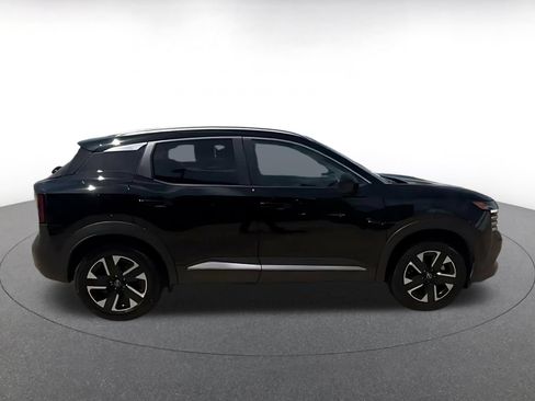 Used 2026 Nissan Kicks SV w/ Cold Weather Package AWD/4WD image 15