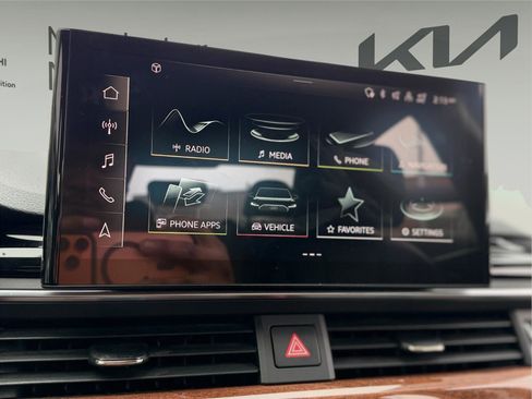 Used 2022 Audi A4 2.0T Premium w/ Convenience Package image 15