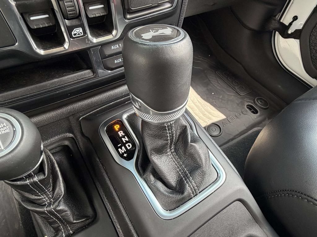 Used 2024 Jeep Wrangler High Altitude AWD/4WD image 19