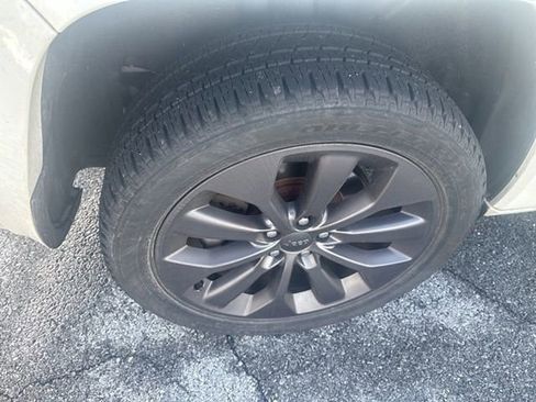 Used 2019 Jeep Cherokee High Altitude image 22