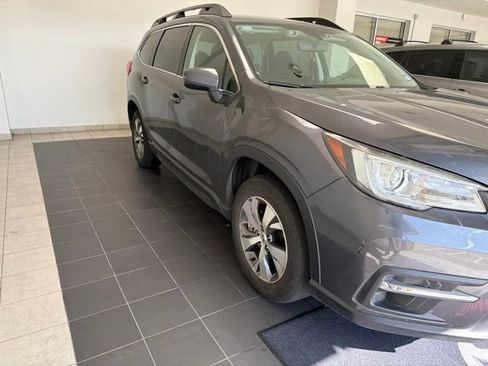 Used 2022 Subaru Ascent Premium w/ Convenience Package AWD/4WD image 5