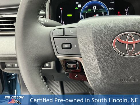 Used 2025 Toyota Camry LE image 9