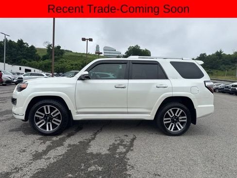 Used 2022 Toyota 4Runner Limited AWD/4WD image 3