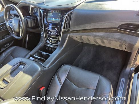 Used 2017 Cadillac Escalade ESV Platinum image 19