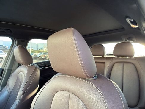 Used 2018 BMW X1 xDrive28i image 11