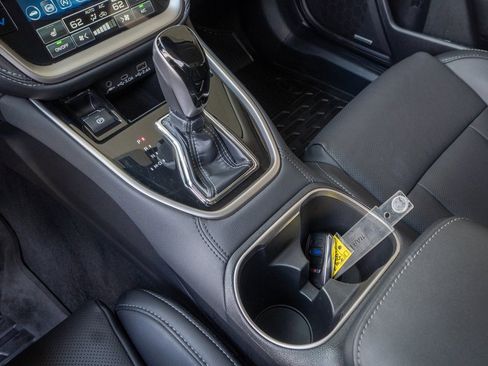 Used 2025 Subaru Outback Limited image 10