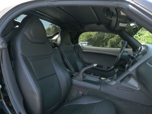 Used 2006 Pontiac Solstice Convertible w/ Premium Package RWD image 12