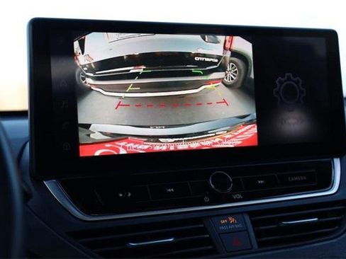 Used 2024 Nissan Altima 2.5 SV w/ SV Premium Package image 13