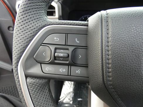 Used 2025 Toyota Tacoma TRD Off-Road w/ TRD Off Road Premium Package image 64