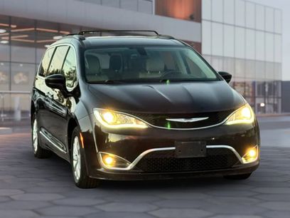 Used 2017 Chrysler Pacifica Touring-L