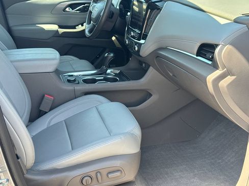 Used 2019 Chevrolet Traverse LT w/ LT Premium Package AWD/4WD image 13