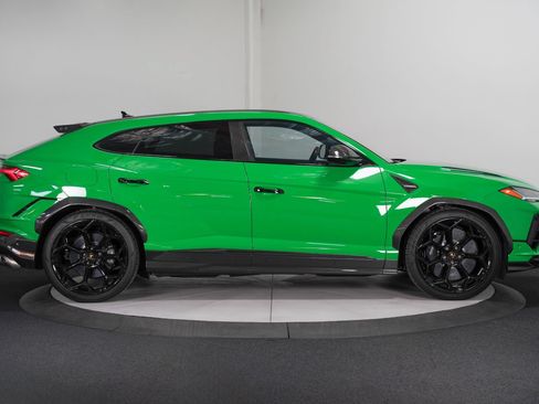 Used 2023 Lamborghini Urus Performante AWD/4WD image 9