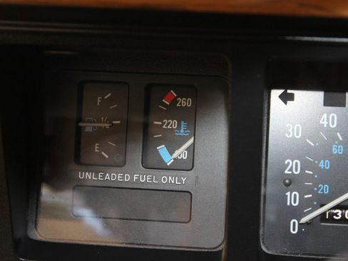 Used 1989 Jeep Grand Wagoneer image 78