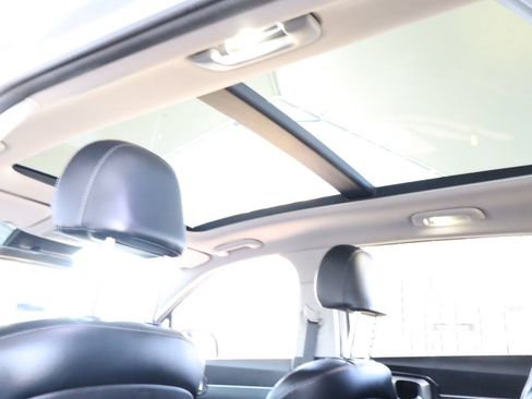 Used 2021 Kia Sorento S w/ Panoramic Sunroof Package FWD image 38
