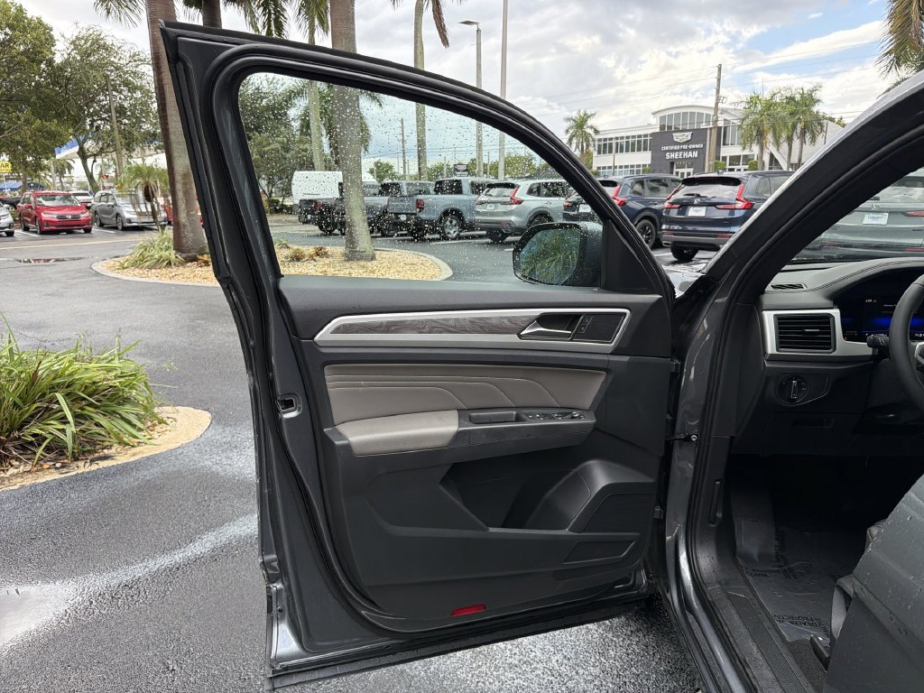 Used 2023 Volkswagen Atlas Cross Sport SE AWD/4WD image 28
