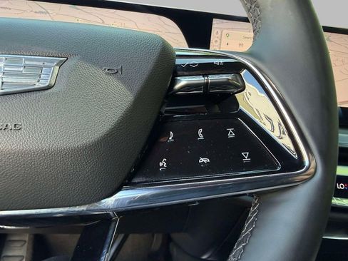 Used 2025 Cadillac Lyriq Luxury AWD/4WD image 30
