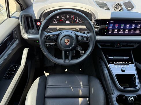 Used 2026 Porsche Cayenne S AWD/4WD image 14