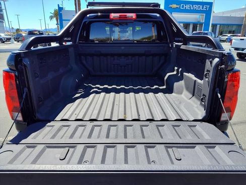 Used 2025 Chevrolet Colorado Trail Boss w/ Midnight Edition image 13