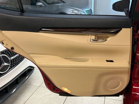 Used 2013 Lexus ES 350 w/ Premium Pkg image 17