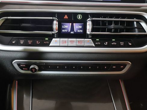 Used 2022 BMW X5 xDrive40i AWD/4WD image 49