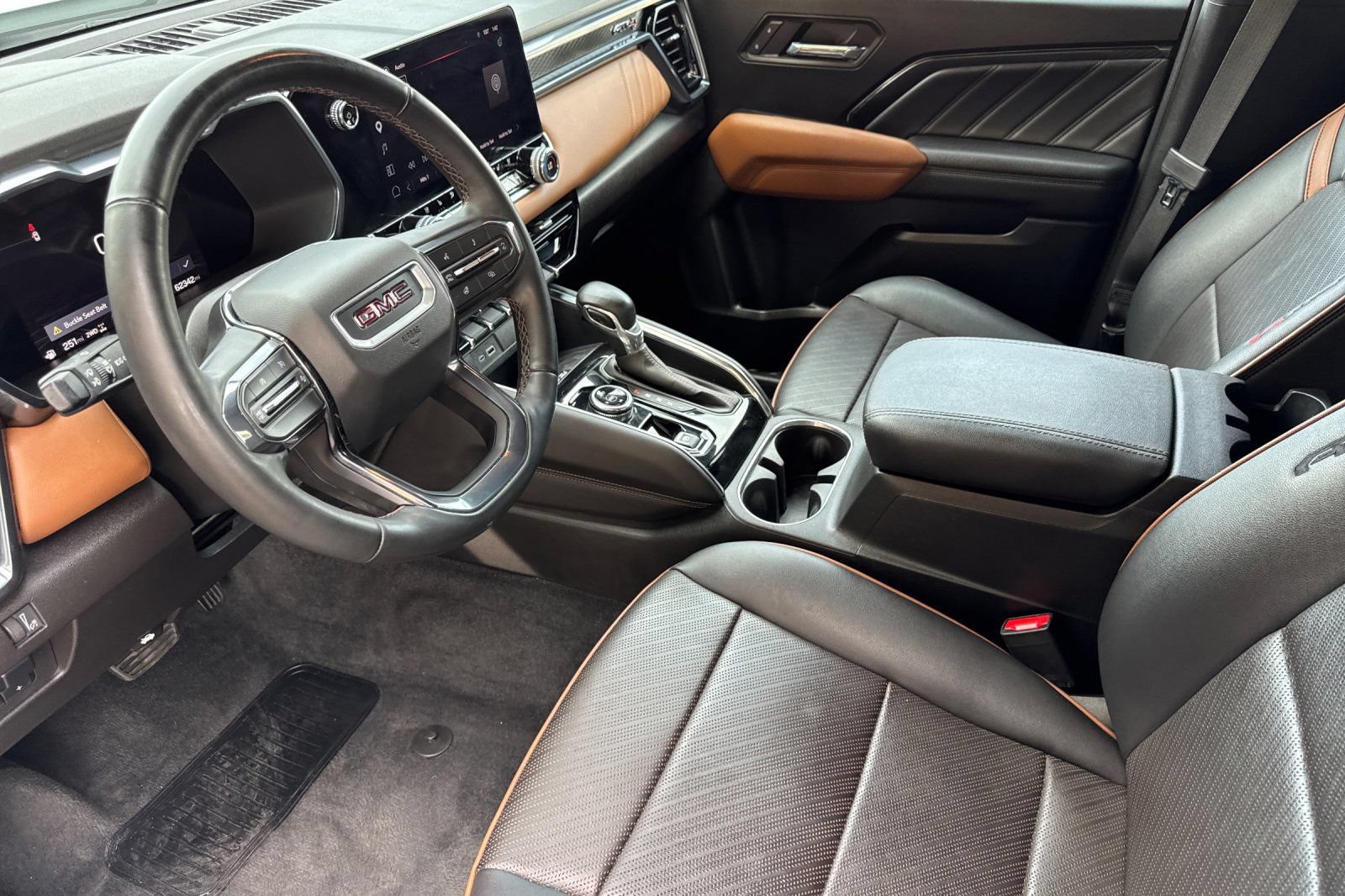Certified 2023 GMC Canyon AT4 w/ AT4 Premium Package AWD/4WD image 10