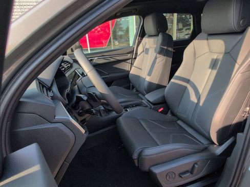 New 2025 Audi Q3 2.0T Premium image 19