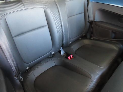 Used 2019 Volkswagen Beetle 2.0T SE image 25