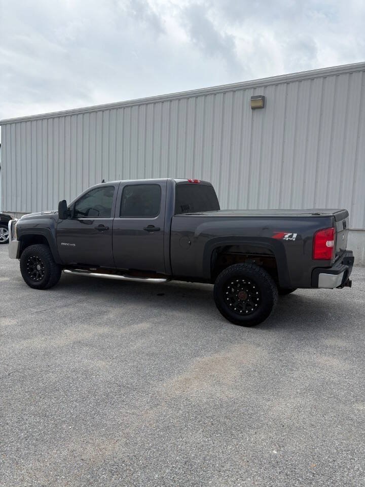 Used 2011 Chevrolet Silverado 2500 LT AWD/4WD image 6
