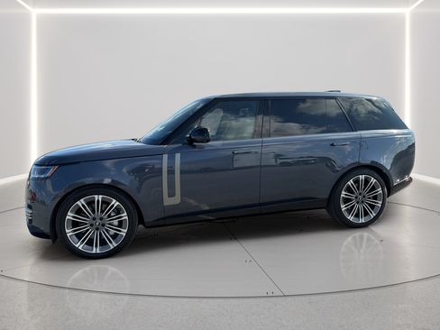 Used 2024 Land Rover Range Rover Long Wheelbase SE AWD/4WD image 13