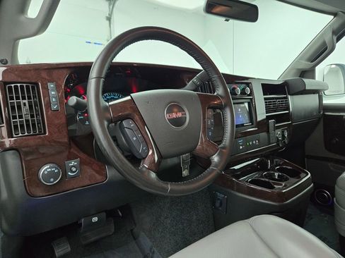 Used 2020 GMC Savana 2500 image 20