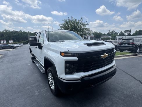 Used 2025 Chevrolet Silverado 2500 W/T w/ WT Convenience Package AWD/4WD image 3