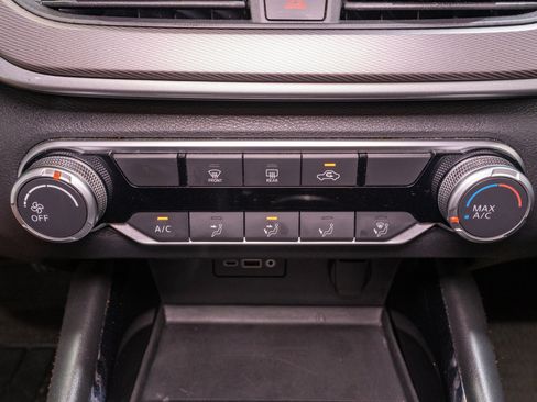 Used 2024 Nissan Altima 2.5 SR AWD/4WD image 19