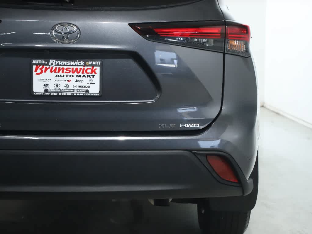 Used 2024 Toyota Highlander XLE AWD/4WD image 53
