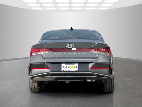 New 2025 Hyundai Elantra SEL image 5
