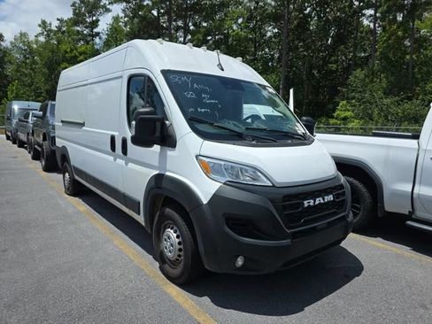 Used 2025 RAM ProMaster 2500 w/ Convenience Group FWD image 2