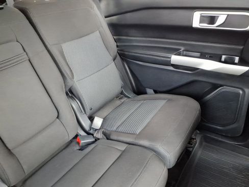Used 2022 Ford Explorer XLT AWD/4WD image 24