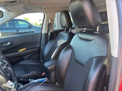 Used 2021 Jeep Compass Latitude w/ Sun and Sound Group AWD/4WD image 5
