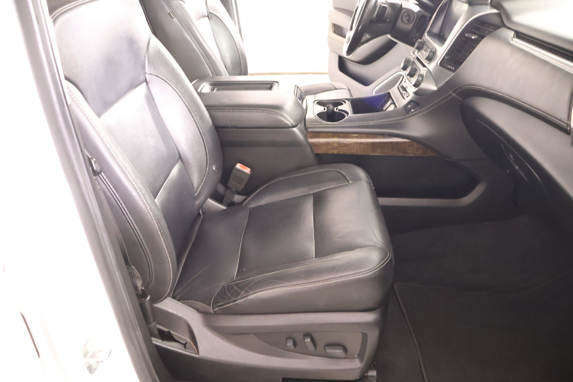 Used 2020 Chevrolet Suburban LT AWD/4WD image 14