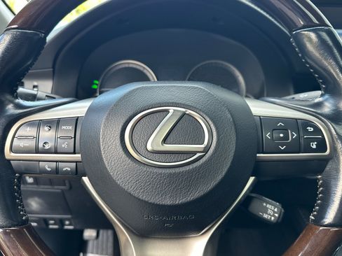 Used 2016 Lexus ES 300h image 16