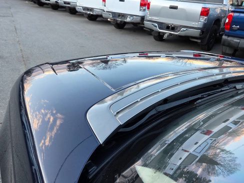 Used 2017 Land Rover Range Rover HSE image 23