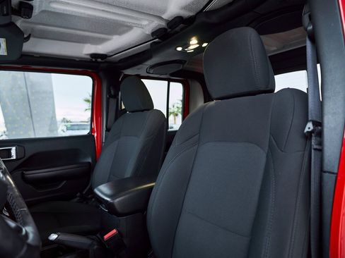 Used 2021 Jeep Gladiator Sport image 30