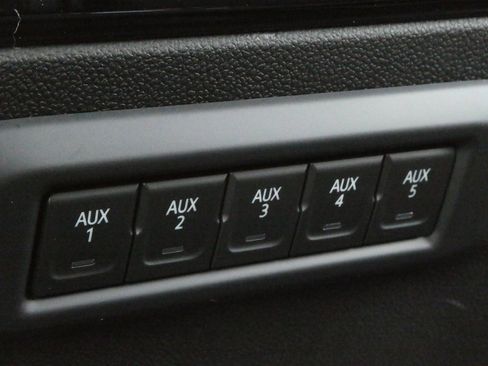 New 2025 GMC Sierra 2500 SLE w/ SLE Value Package; image 16