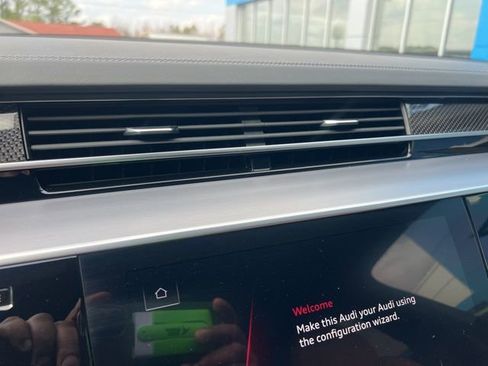 Used 2024 Audi S8 image 60