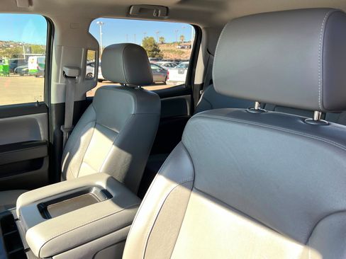 Used 2016 GMC Sierra 2500 SLT w/ Duramax Plus Package image 17