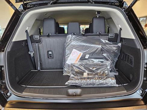 New 2026 Nissan Pathfinder SV w/ Cargo Package image 32