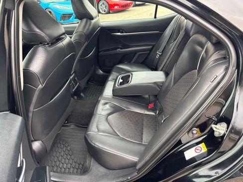 Used 2018 Toyota Camry XSE image 14